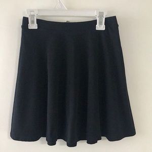 Black flowy skirt forever 21